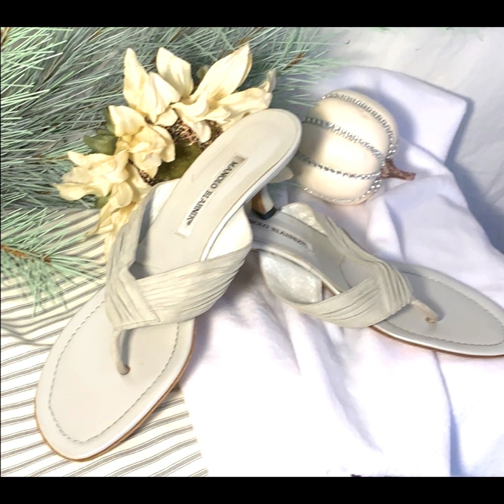 Manolo Blahnik’s summer kitten heel thongs